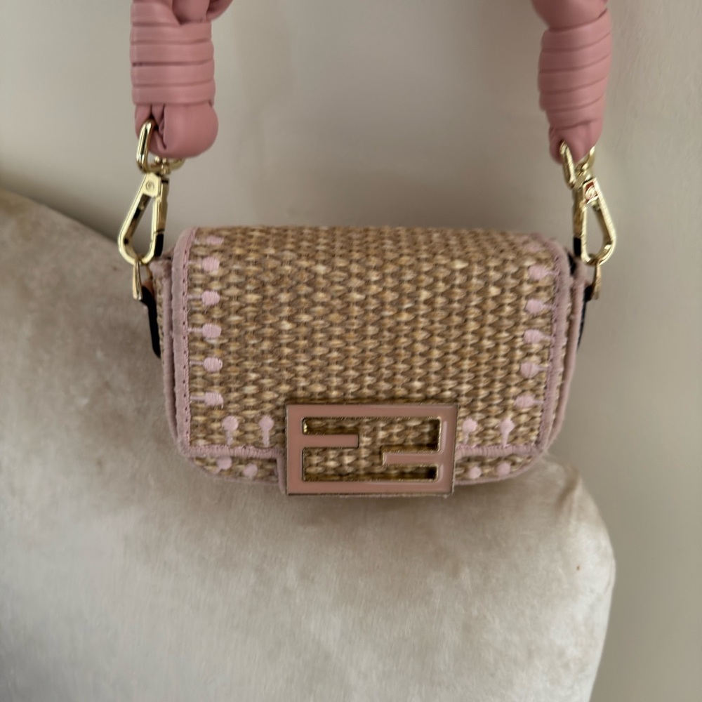 Beautiful Purse with leather woven handle! - Picture 5 of 5